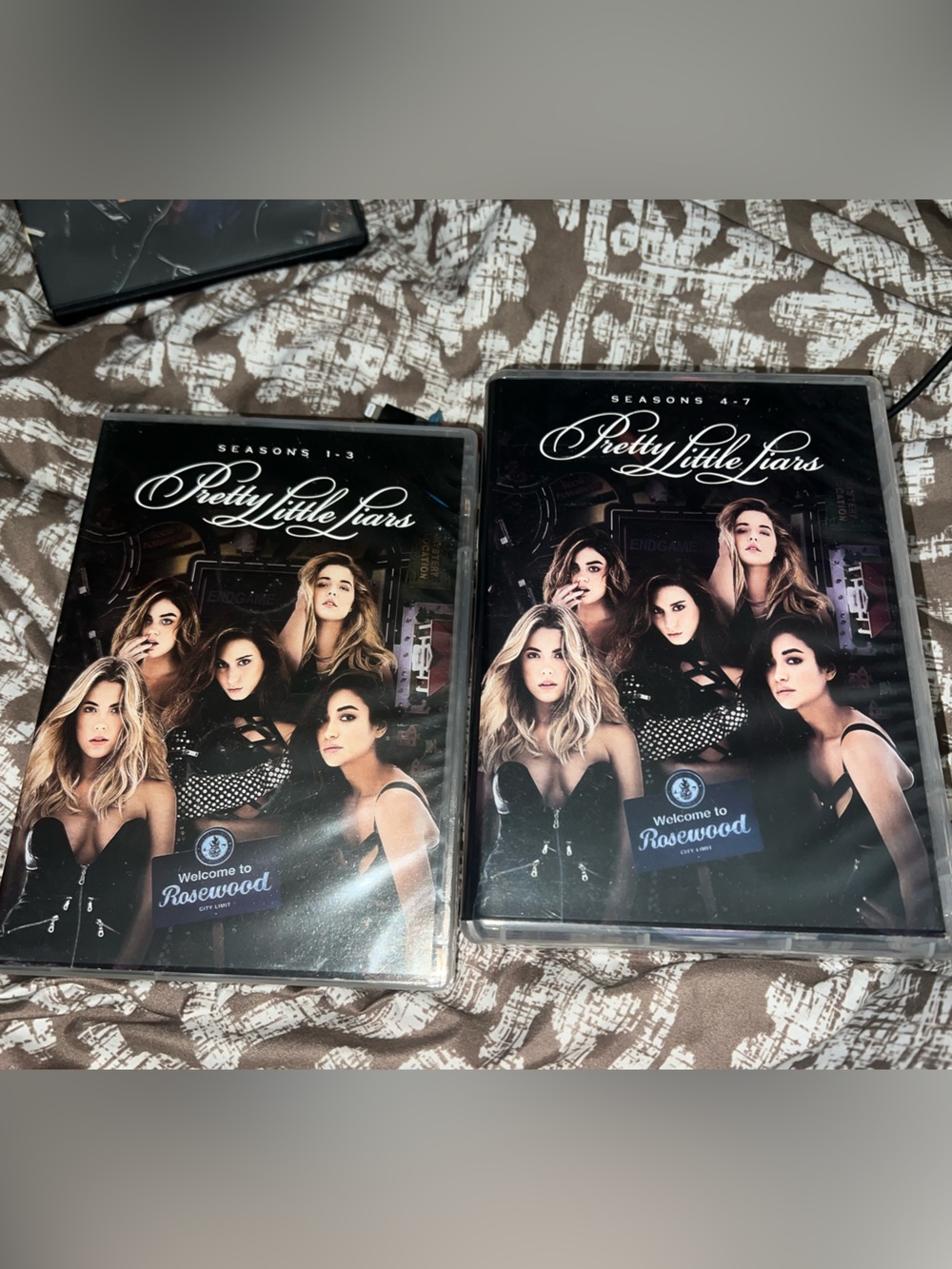 Pretty Little Liars Seasons DVD Set - Black